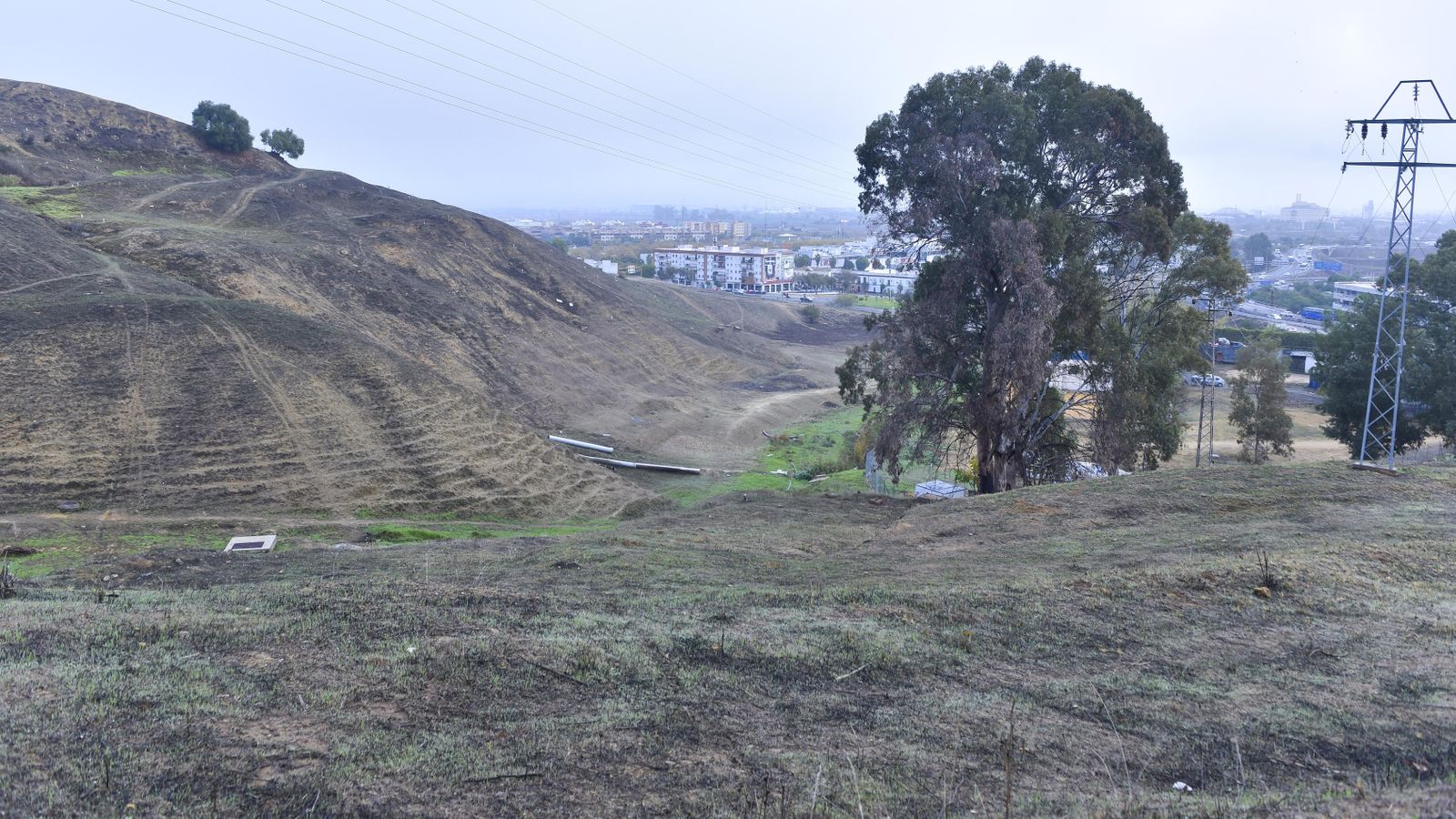 Una vista del barranco en el que actuará Emasesa, en una imagen de archivo.
