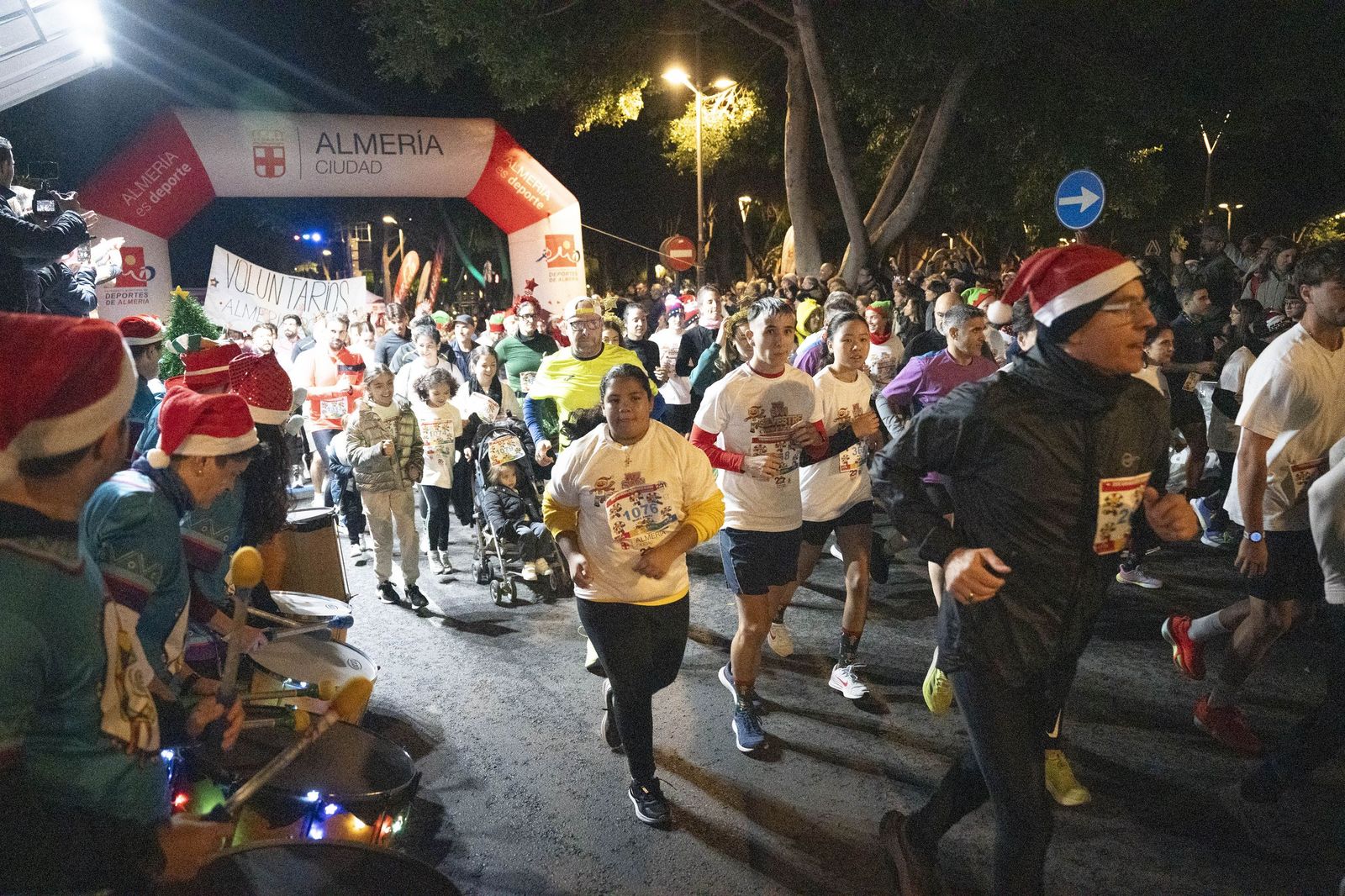 Almería corre y celebra su memoria olímpica en una San Silvestre de récord