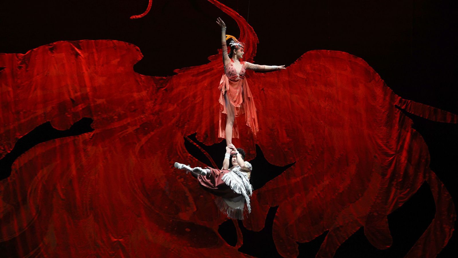 Imágenes del 'Gran Circo Acrobático de China' en el Teatro Villamarta