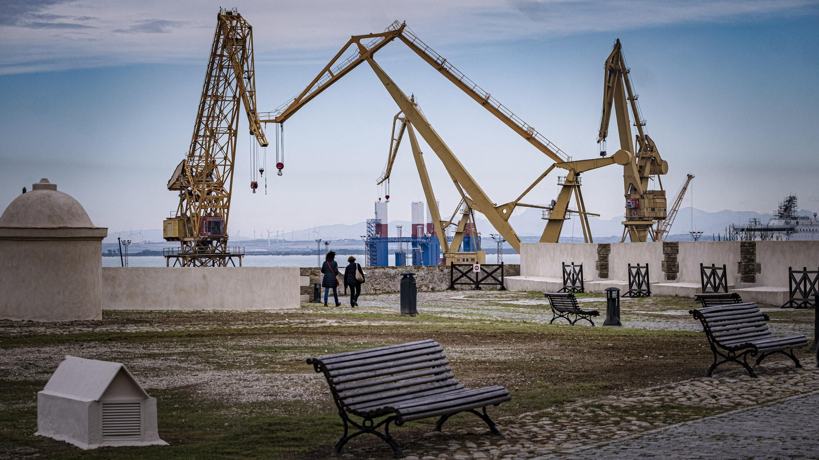 Las imágenes de la reapertura del paseo superior de las Puertas de Tierra
