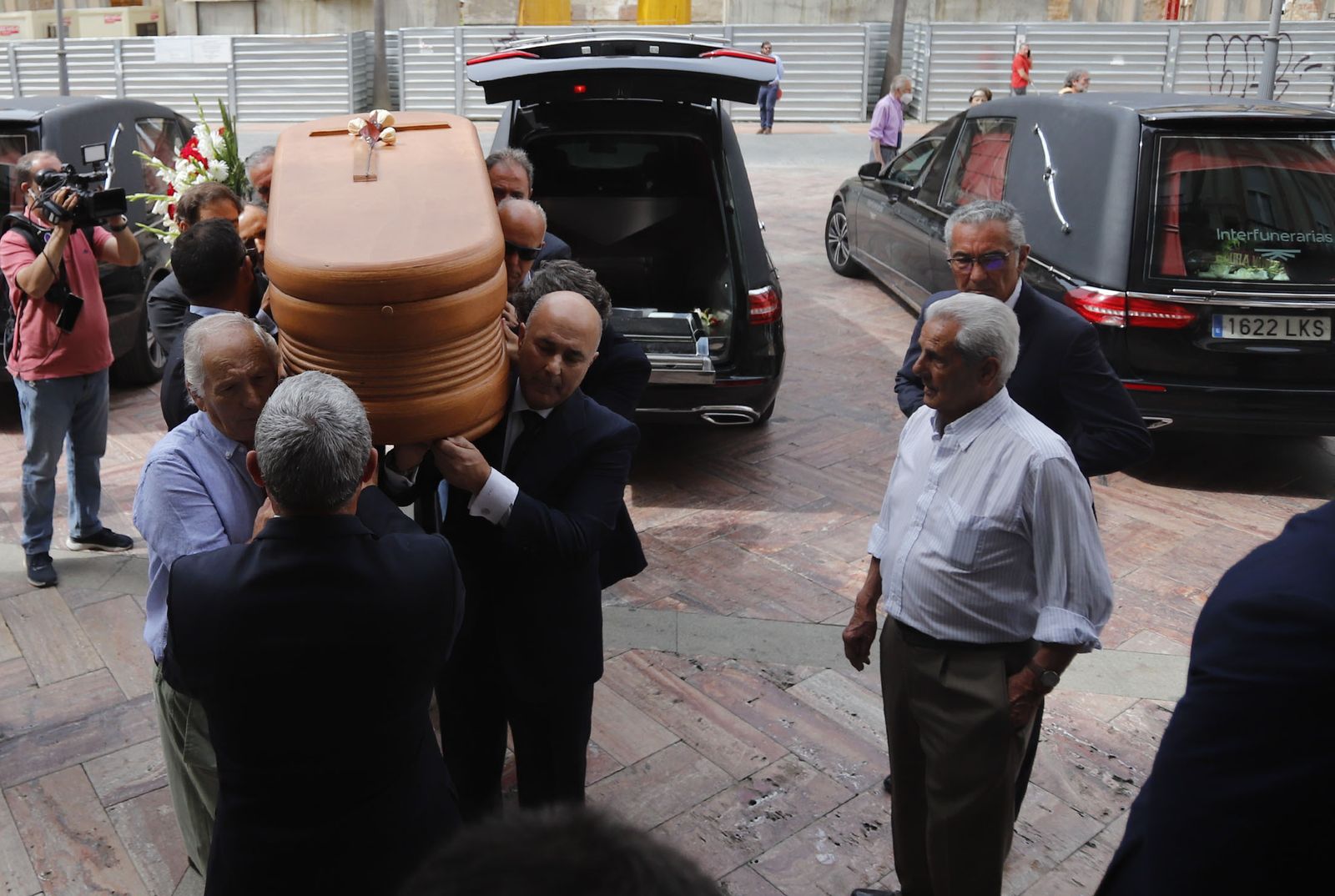 Llegada del féretro de Miguel Baez Litria la Capilla Ardiente de Huelva