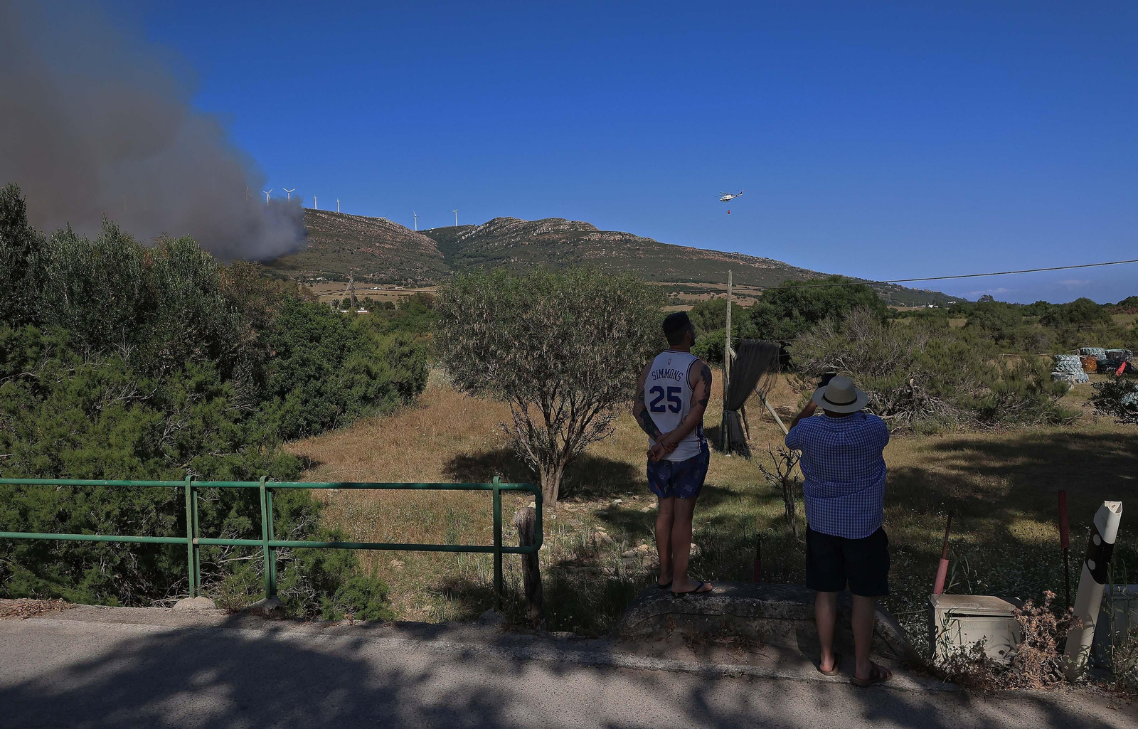 Imágenes del incendio de monte La Peña en Tarifa Imágenes del incendio de monte La Peña en Tarifa