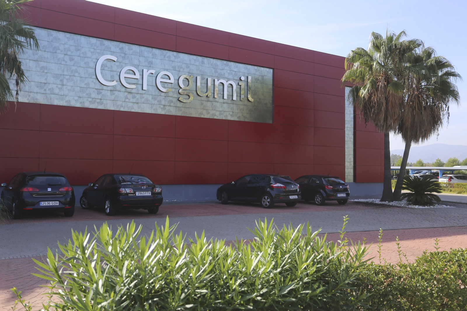 Fachada de la planta de Ceregumil en el PTA de Málaga. Fachada de la planta de Ceregumil en el PTA de Málaga.