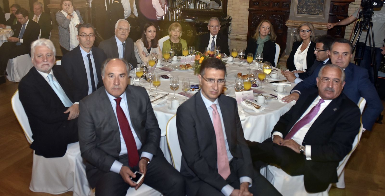 Las imágenes del Foro Joly con el presidente de Ceuta