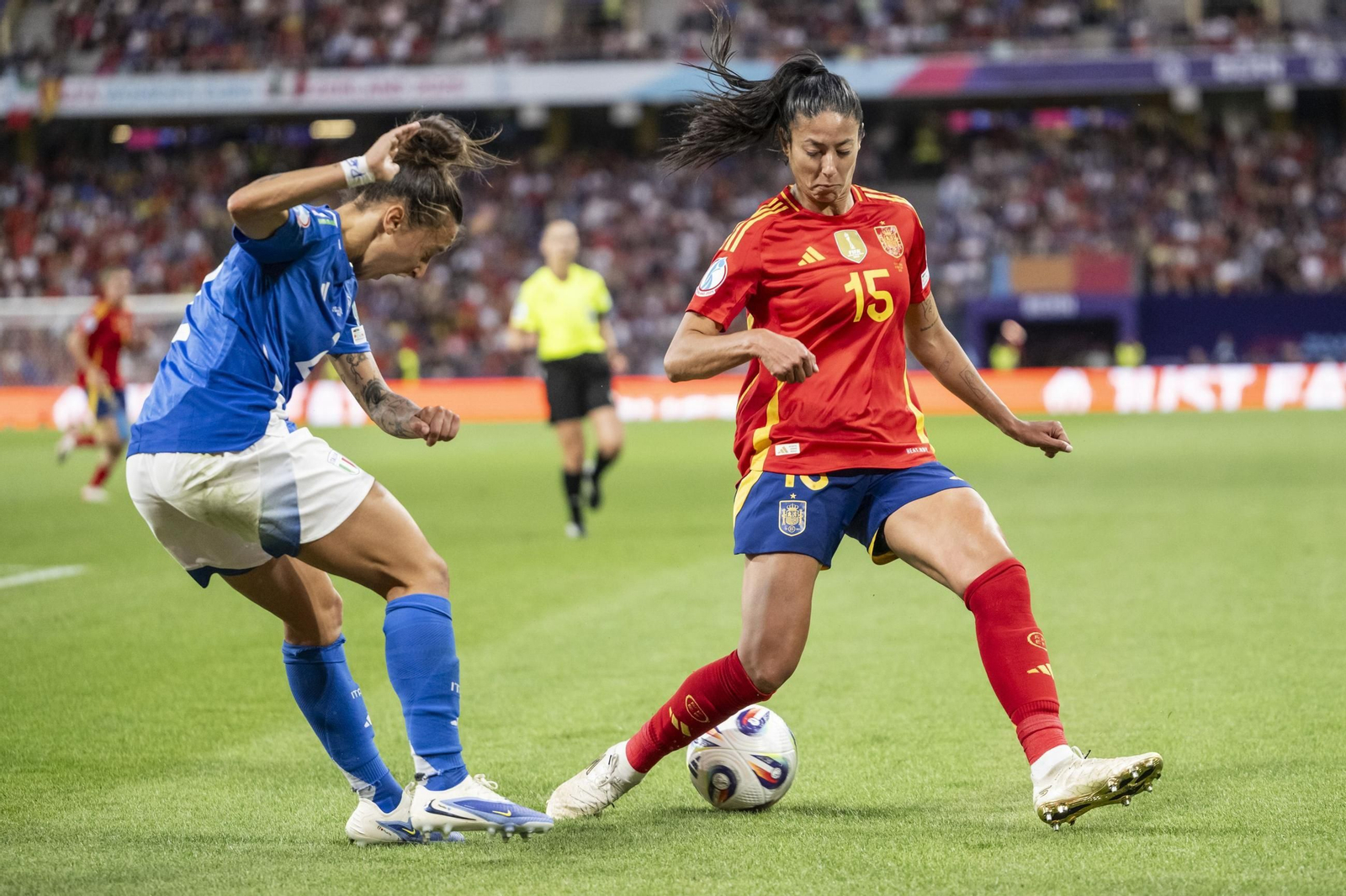 Las fotos del Italia - España de la Eurocopa femenina