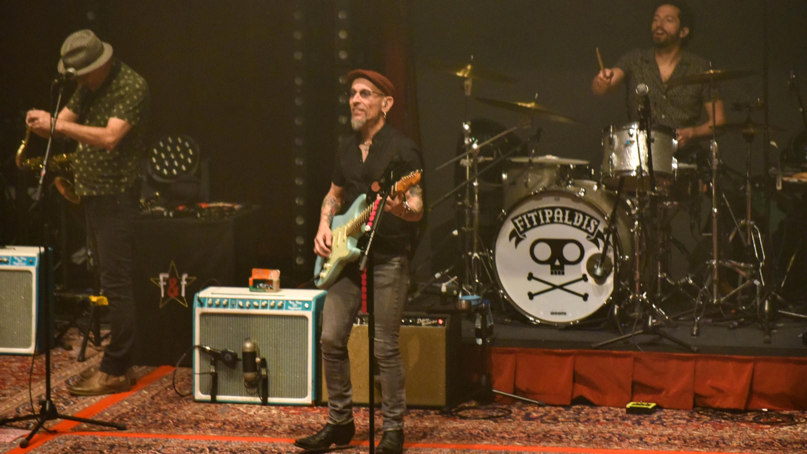 Fito y los Fitipaldis en  La Línea