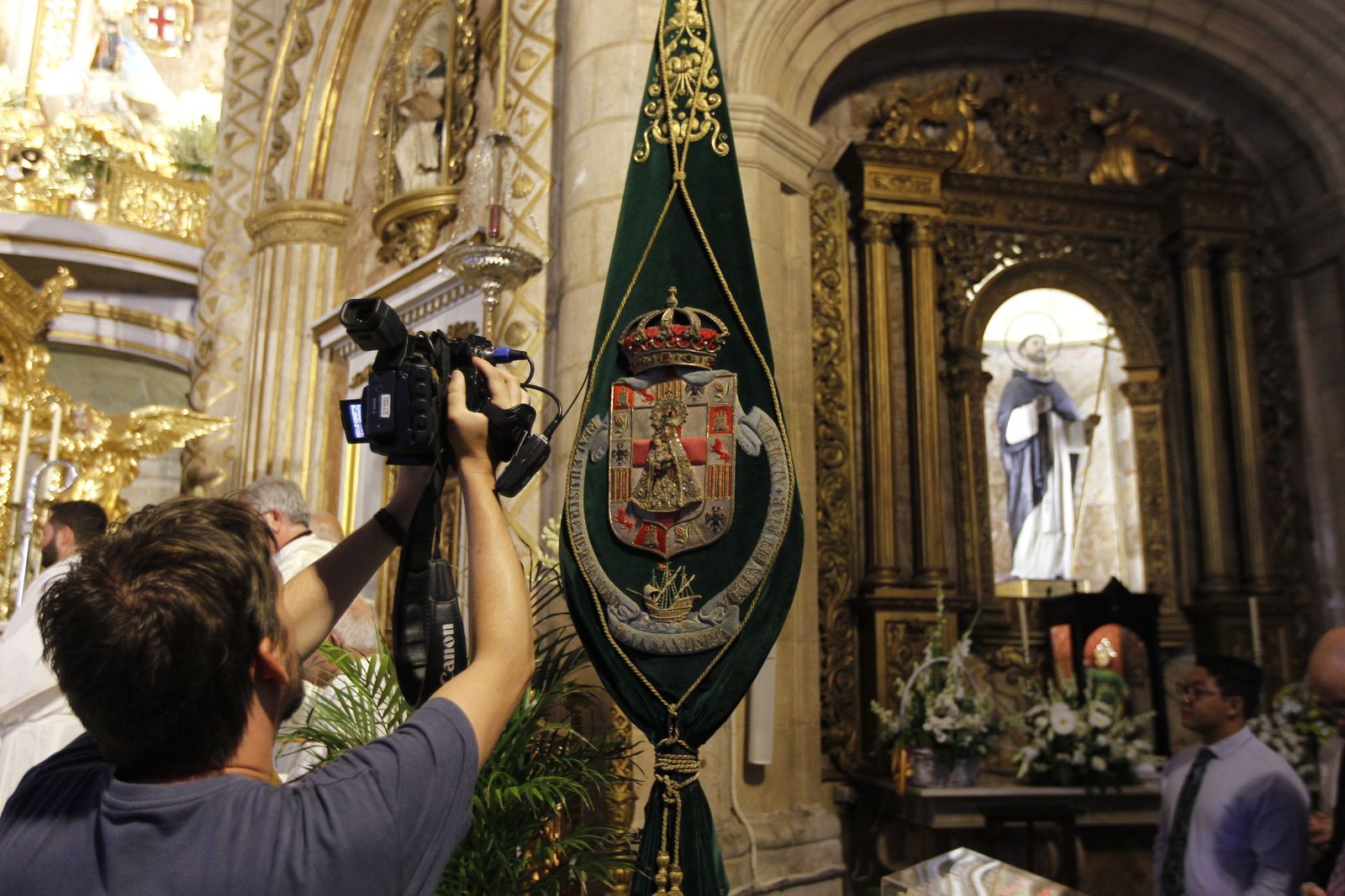 Fotogalería misas en honor a la Virgen del Mar. Feria de Almería 2019