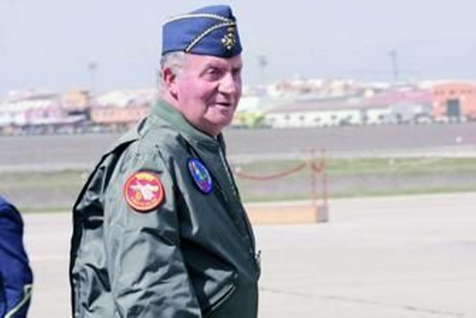 El Rey se reencuentra con la Base de Armilla quince años después