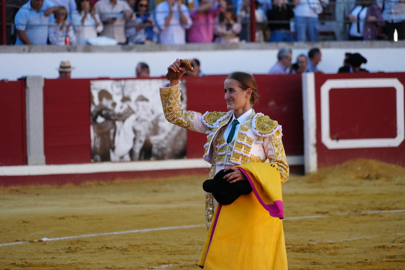 El triunfo de Rocío Romero, Manzanares y Roca Rey en la plaza de toros Pozoblanco, en imágenes