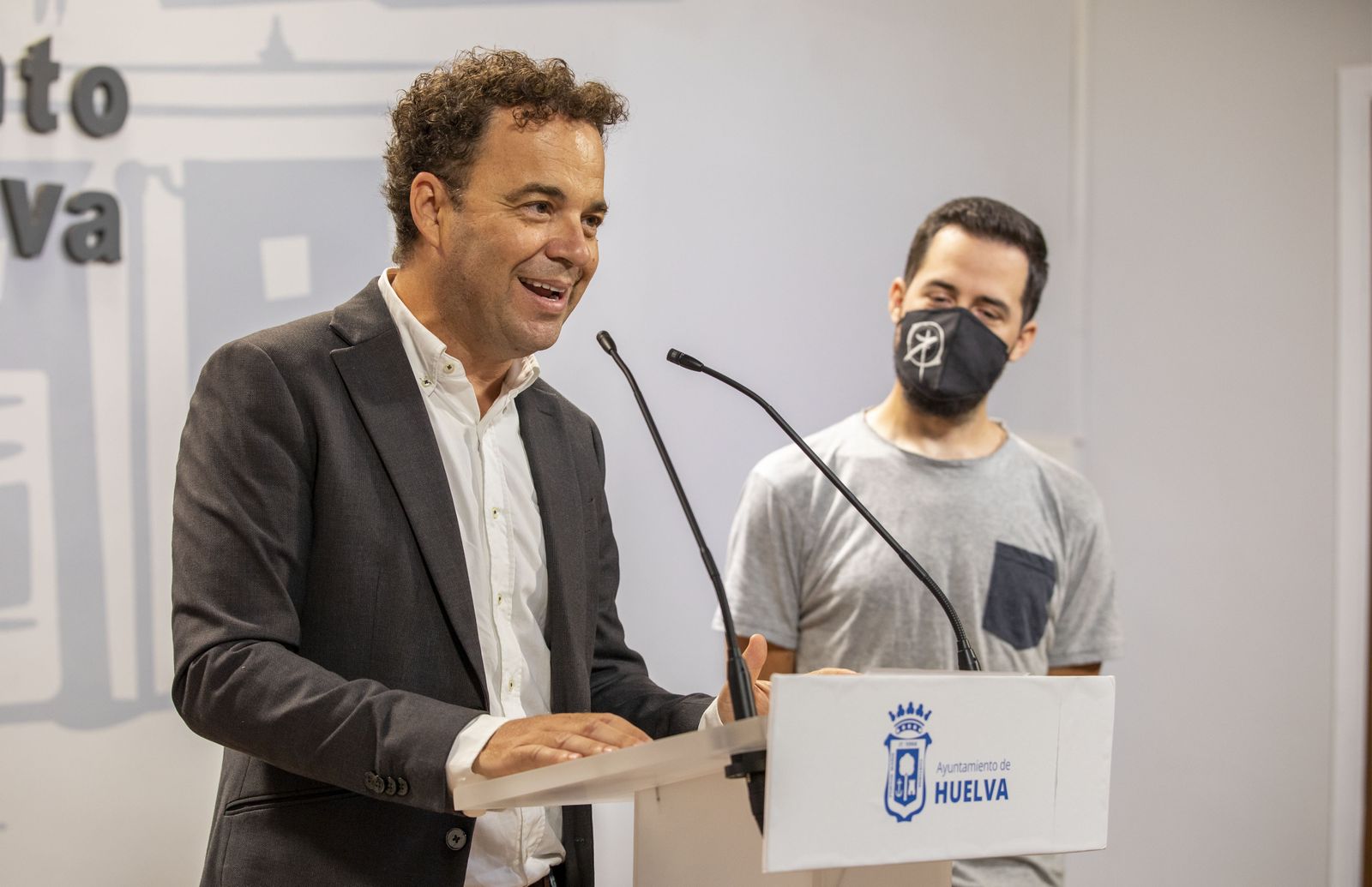 El teniente alcalde de Cultura presenta a Huelva como Sede Liga nacional de Graffiti