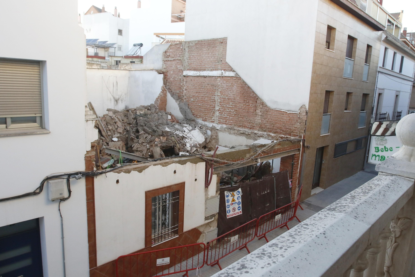 El derrumbe de la casa de la calle San Acisclo en Córdoba, en imágenes