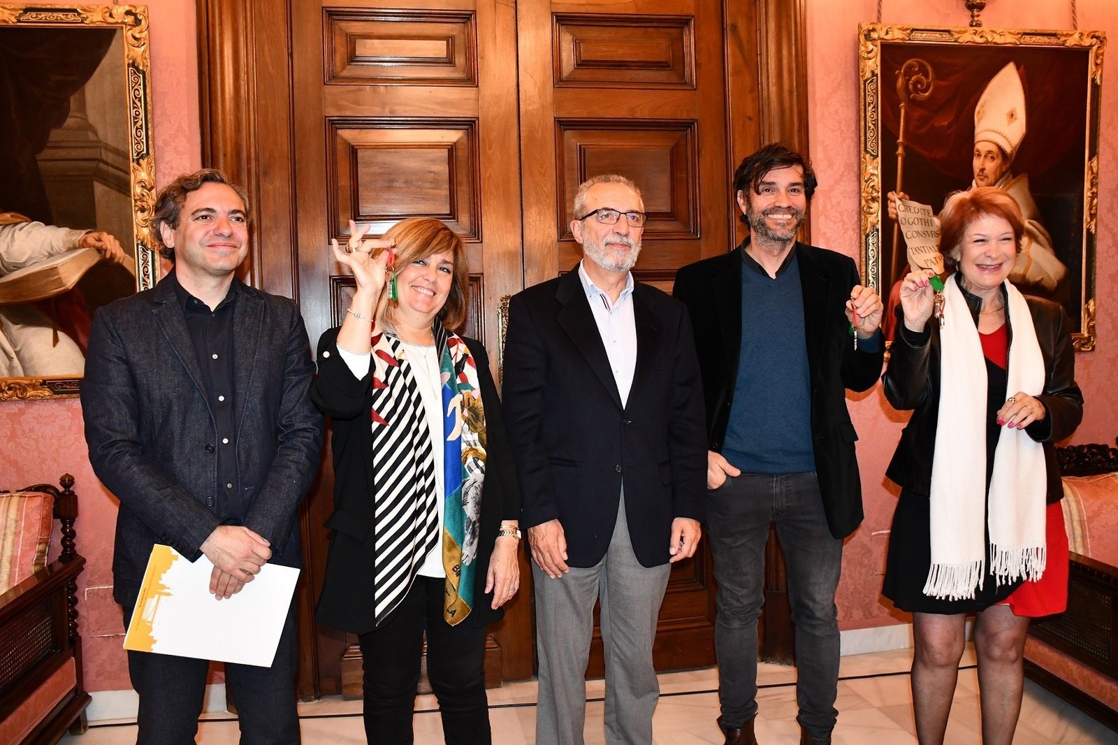 Entrega de las llaves de los locales de la anterior convocatoria de Emvisesa.