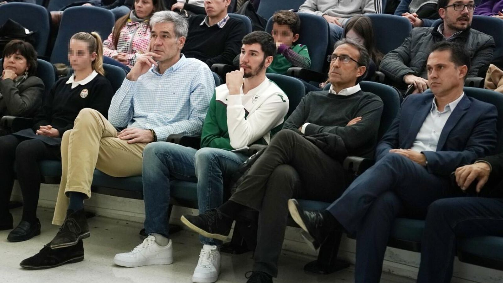 Los asistentes a la charla contra el Bullying.