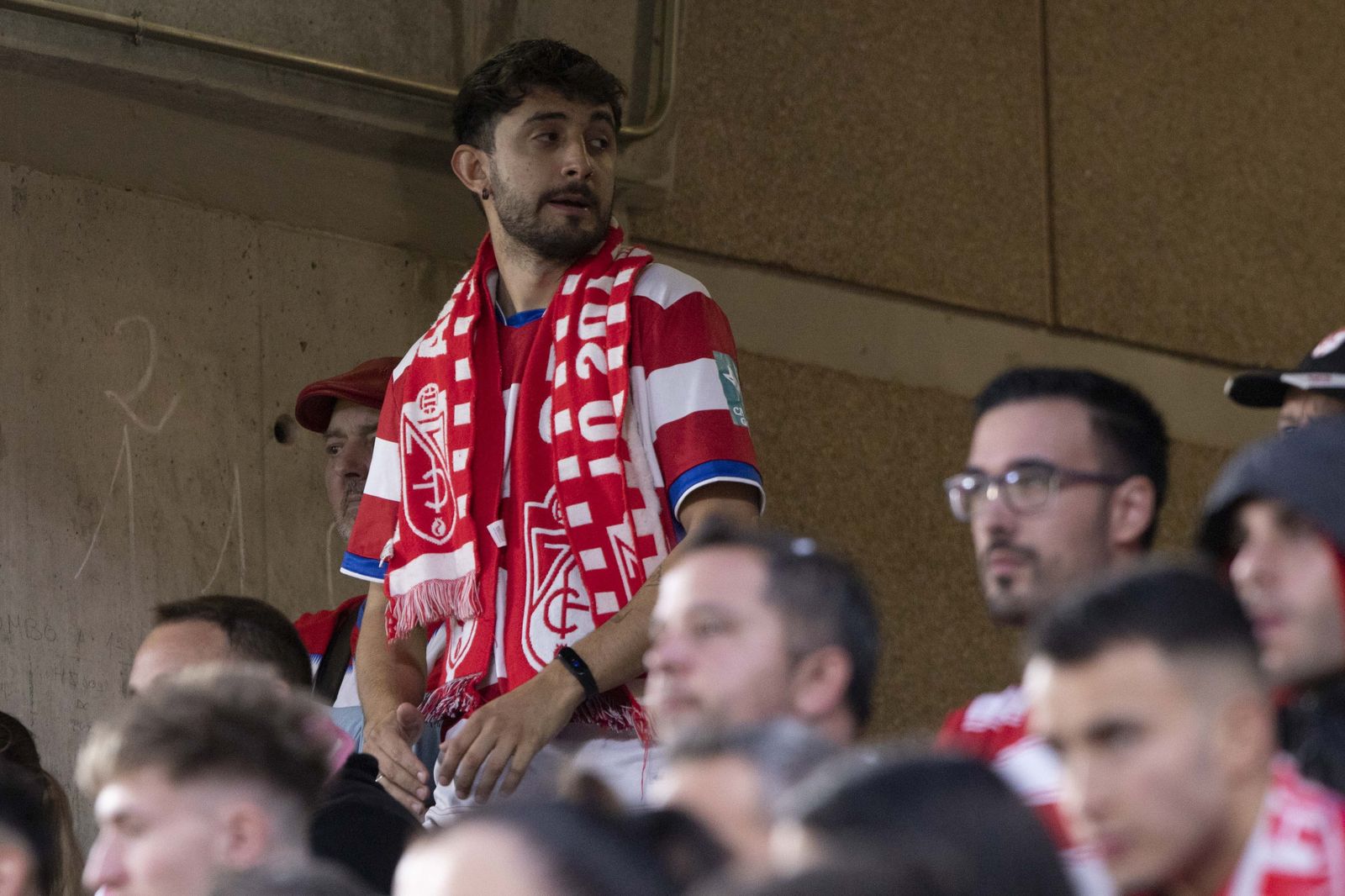 Encuéntrate en la grada en el Granada-Leganés