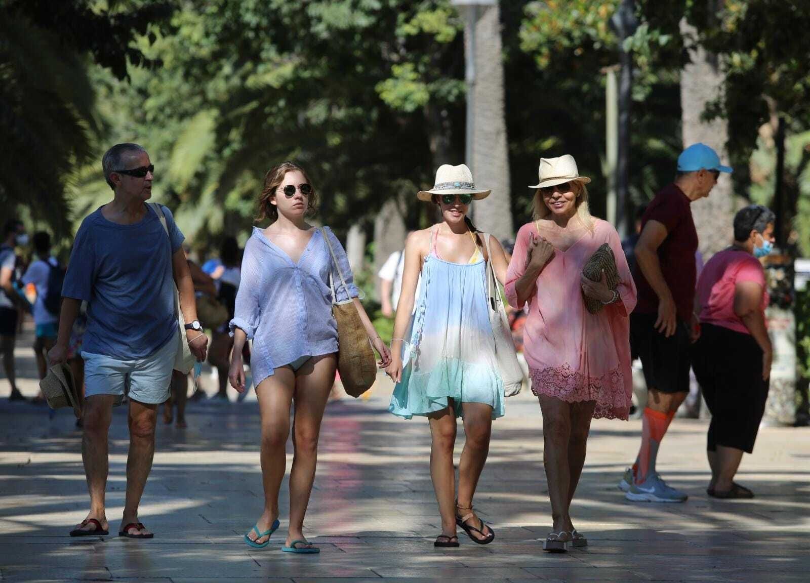 Viandantes en el centro de Málaga.