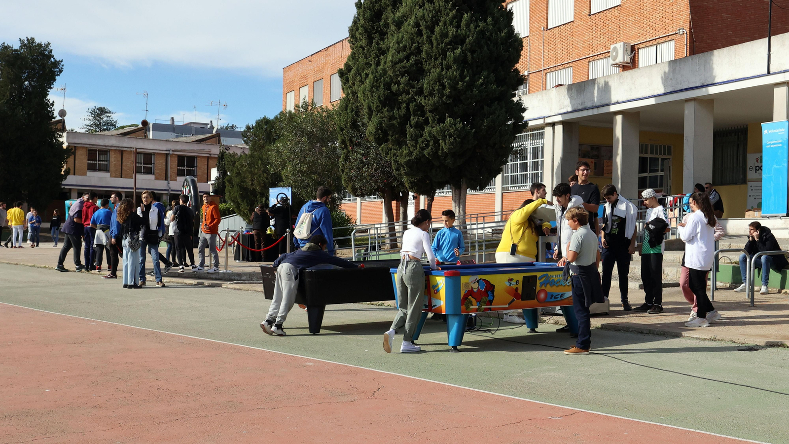La consejera de Inclusión Social, Juventud, Familias e Igualdad, Loles López, en el Lora Tamayo