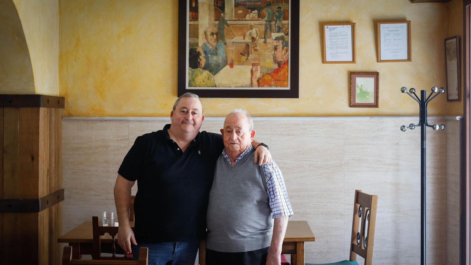 Javier y José Ibarra posan juntos.