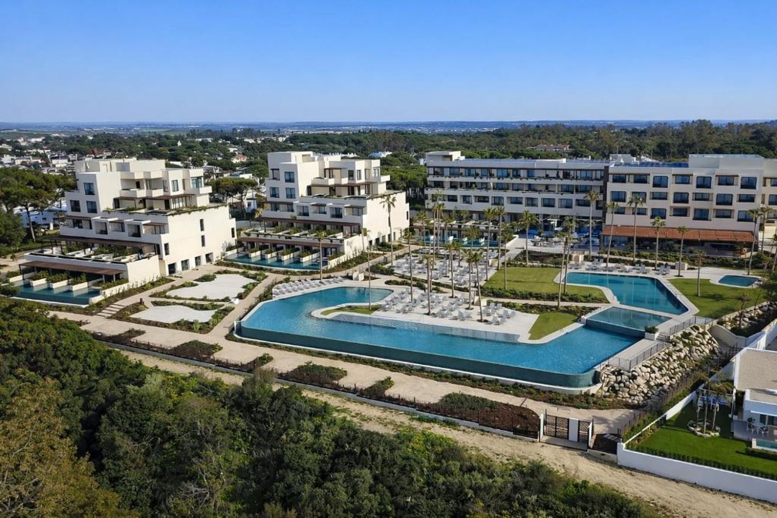 Así es el Punta Bermeja Premium Beach, el nuevo hotel de El Puerto que abre en pleno puente del Día de Andalucía