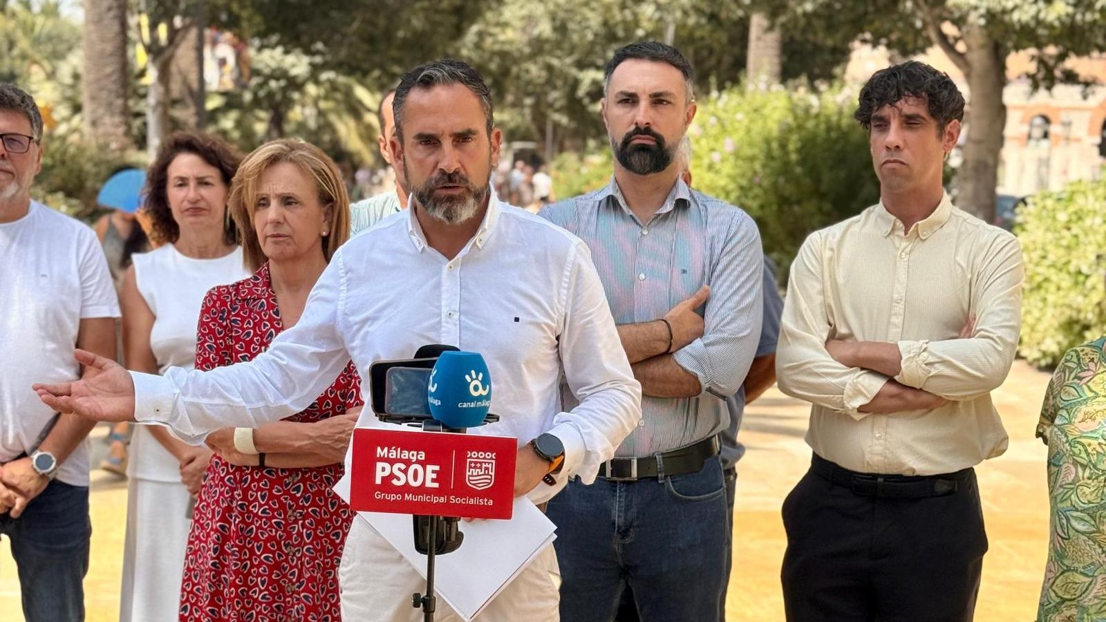 Pérez en la rueda de prensa que ha pedido el Pleno Extraordinario. Pérez en la rueda de prensa que ha pedido el Pleno Extraordinario.