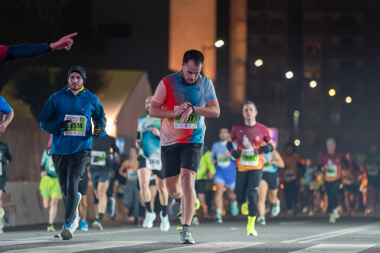 En imágenes: búscate en tu llegada a meta de la Carrera de San Antón 2026 (8)