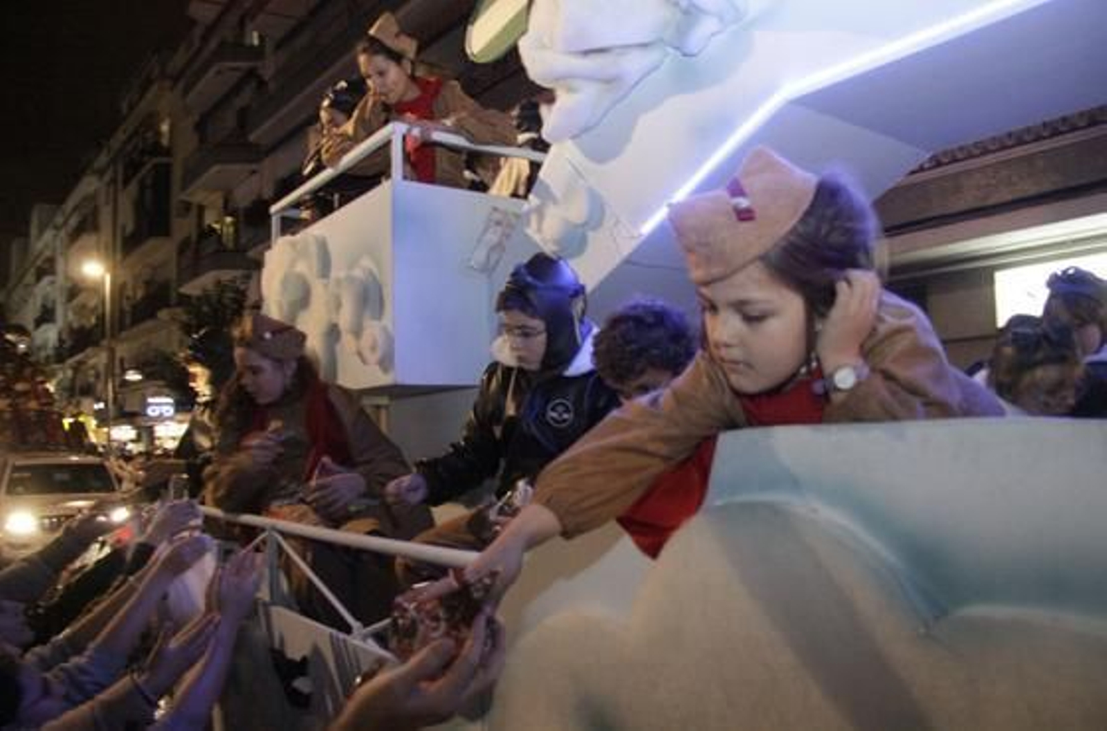 Cabalgata de los Reyes Magos por la calle Asunción. / Belén Vargas