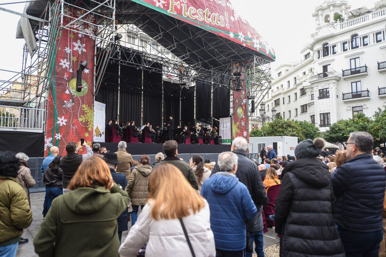 El concierto 'Pasodobles para despedir el año' en la plaza de las Tendillas, en imágenes