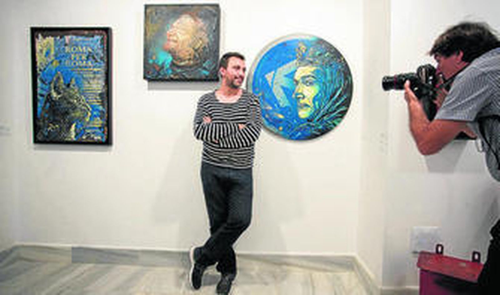 Christian Guémy, ayer, en la inauguración de muestra en la Alianza Francesa.