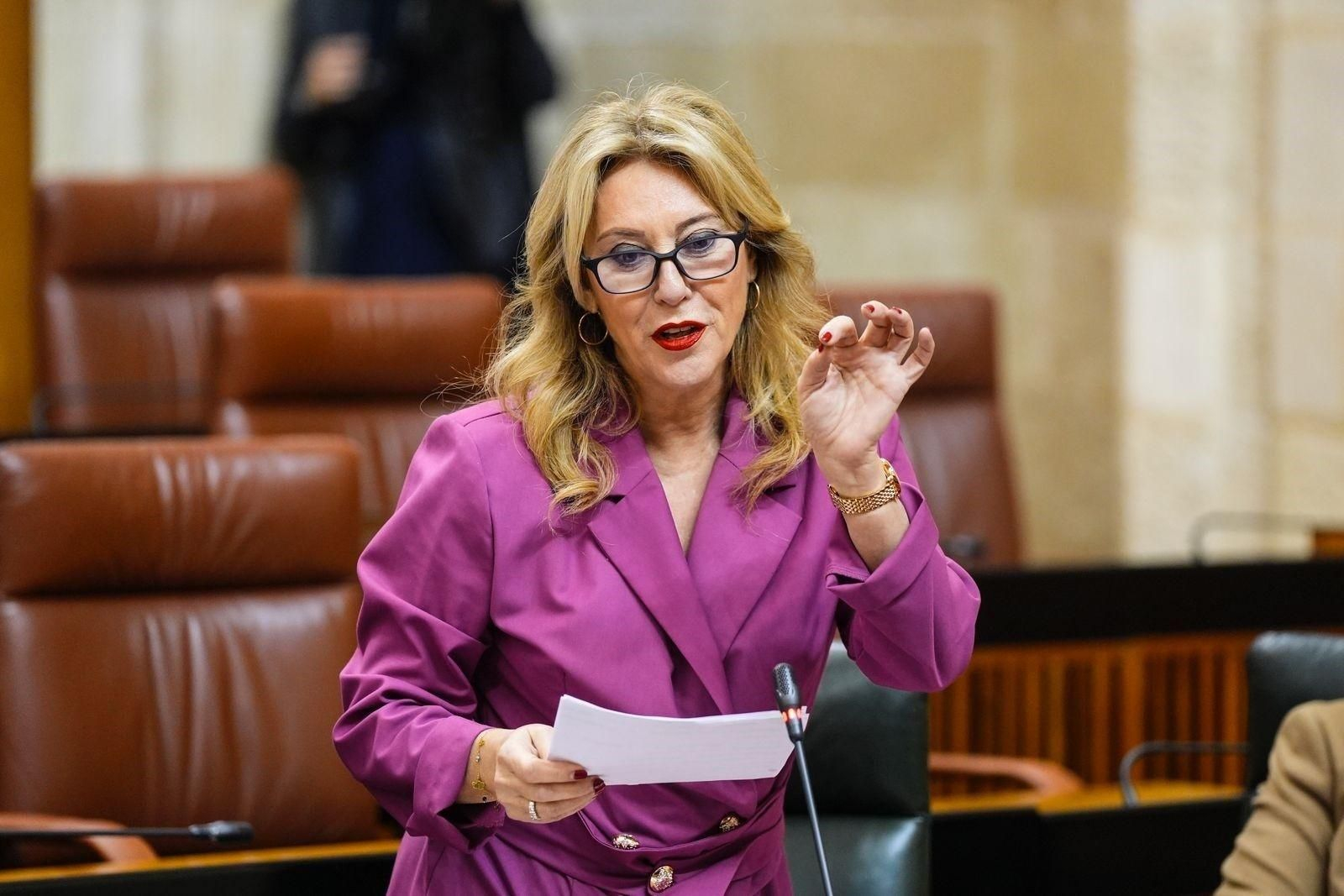 La consejera de Economía y Hacienda, Carolina España, en el Parlamento andaluz.