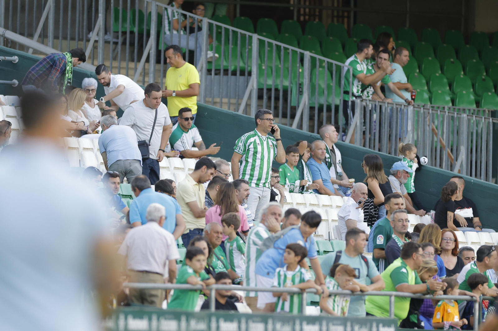 Búscate en las fotos del Betis-Rayo