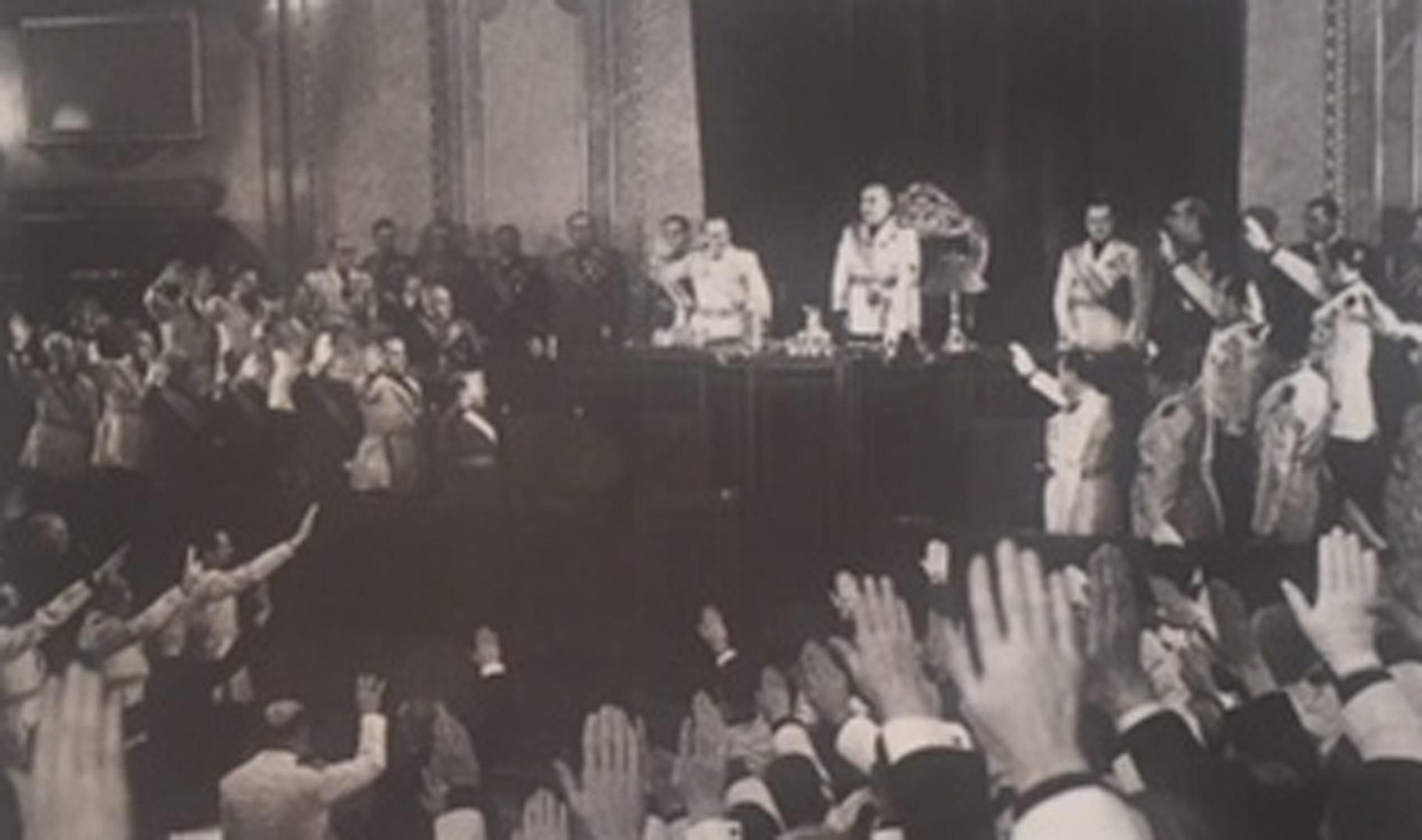 1943 hace 75 añosEl Jefe del Estado preside la apertura de las Cortes