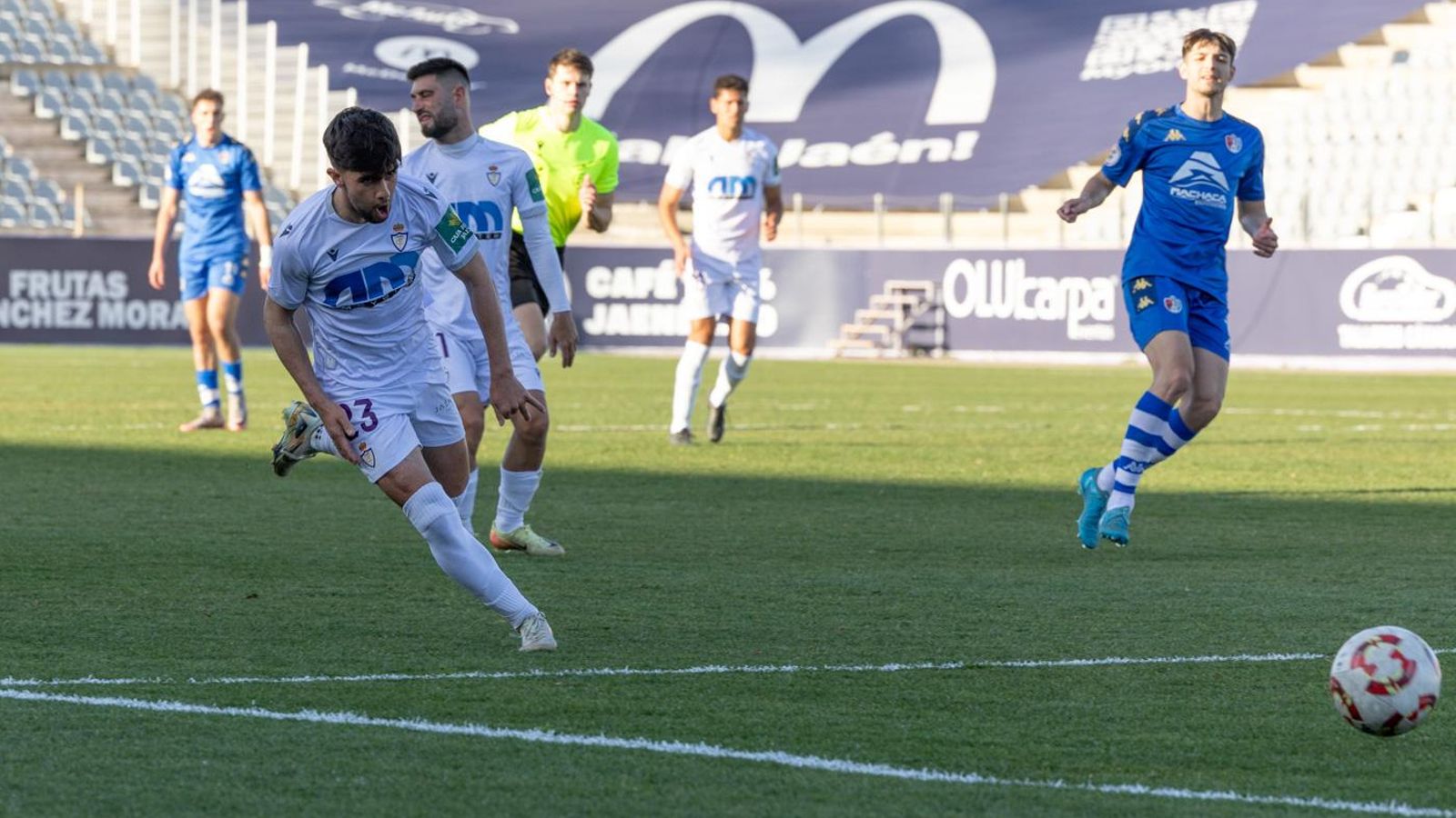 Las mejores imágenes de la remontada del Real Jaén al Arenas de Armilla