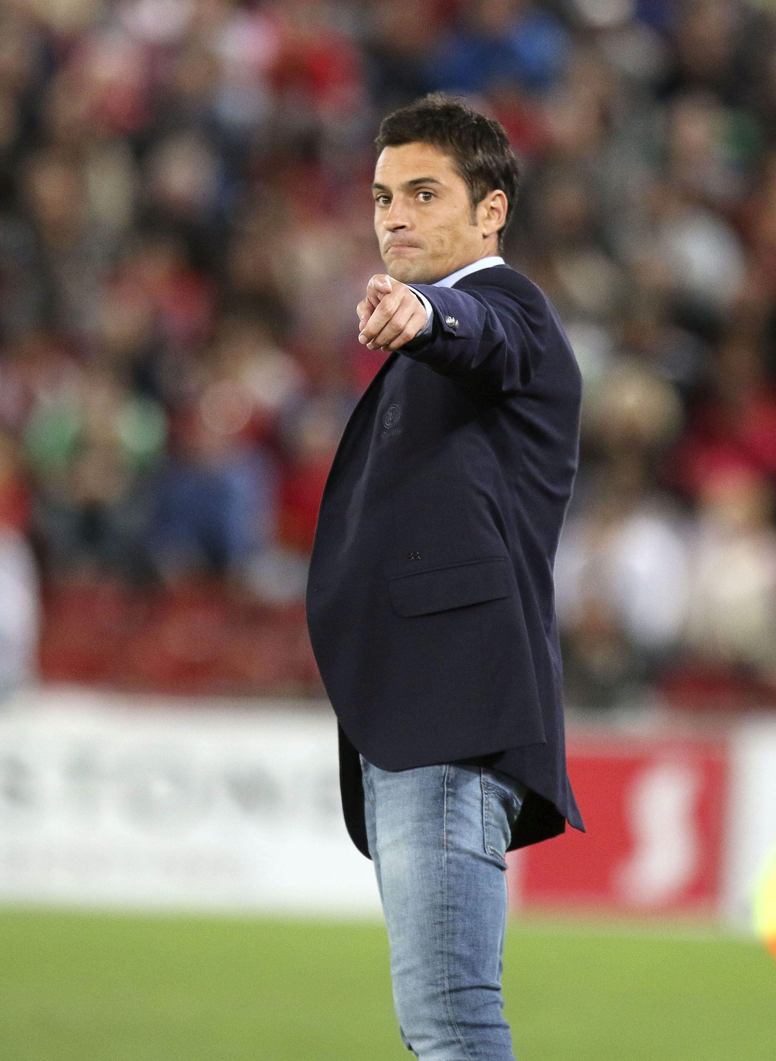 Francisco Rodríguez da instrucciones desde el área técnica.