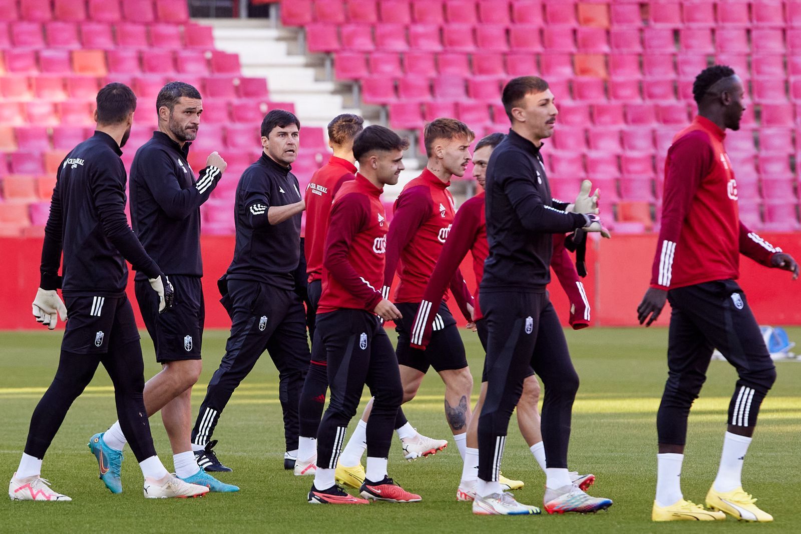 Las primeras imágenes del nuevo entrenador del Granada CF