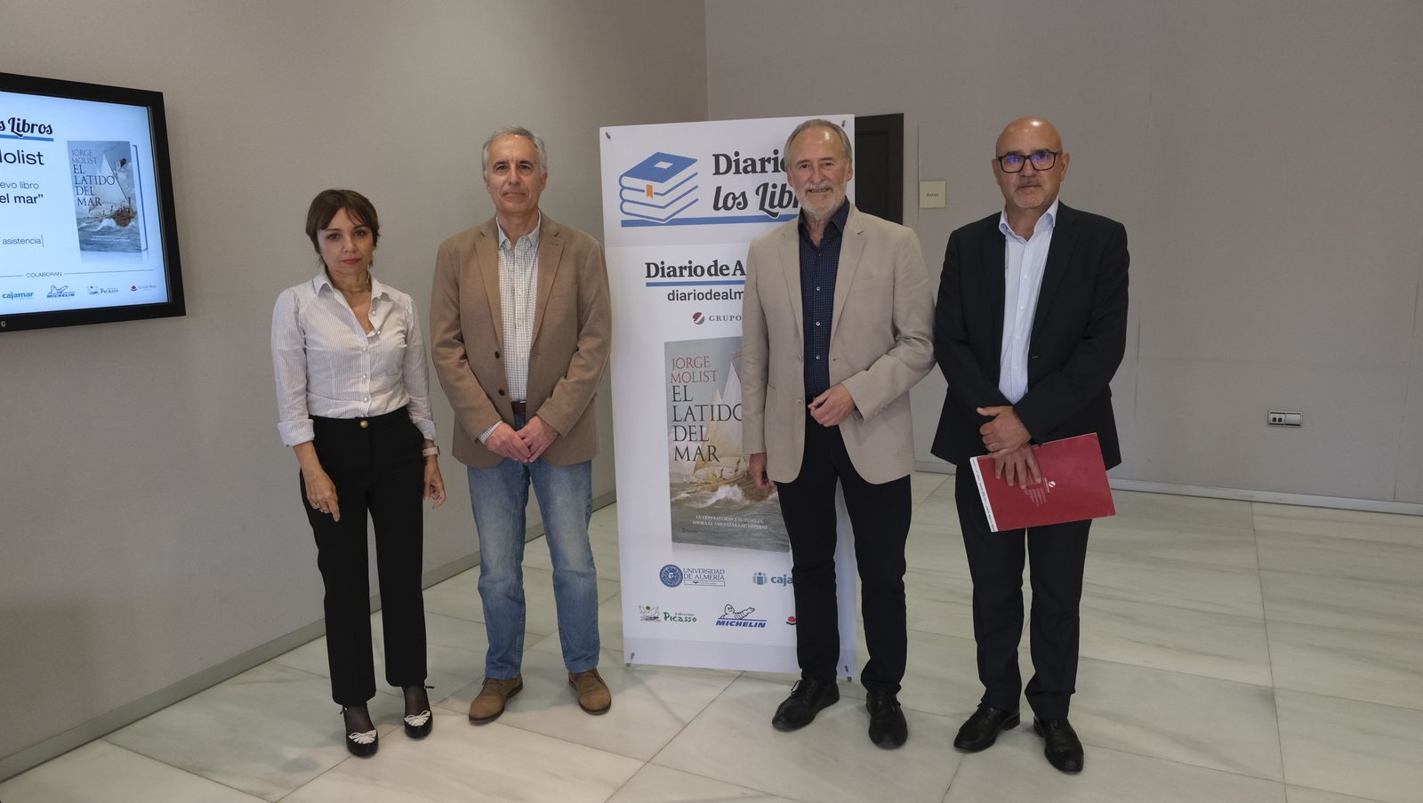 Fotogalería de Diario de los Libros, con el escritor Jorge Molist