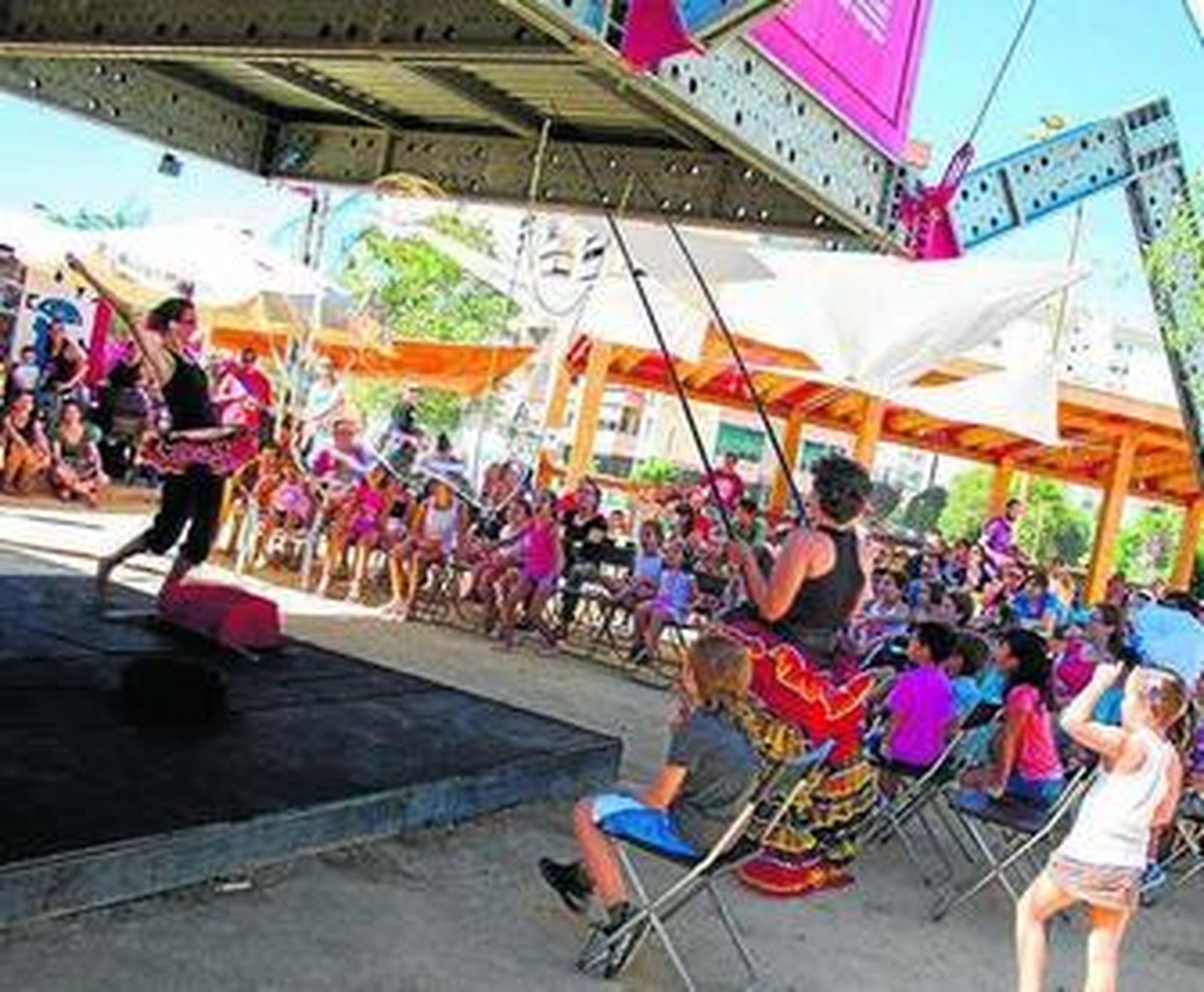 Todos los espectáculos se celebran en el espacio artístico La Carpa.