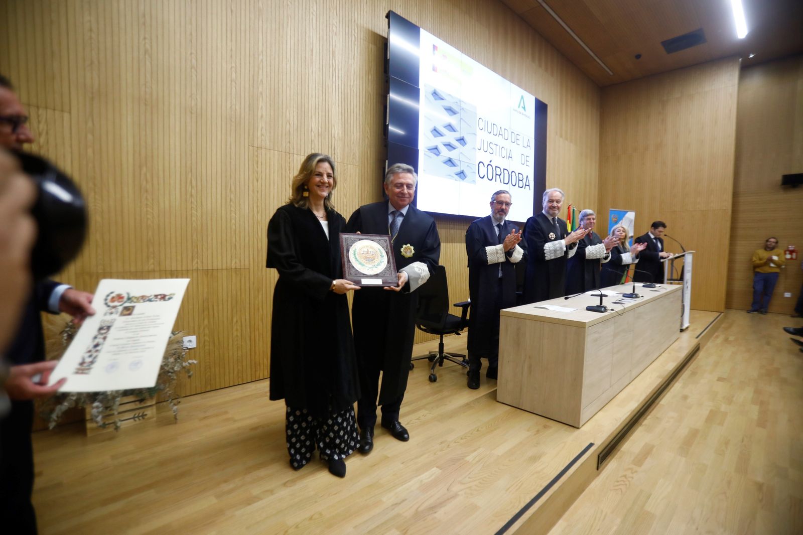 Las imágenes del reconocimiento a los procuradores de Córdoba en el día de su patrona