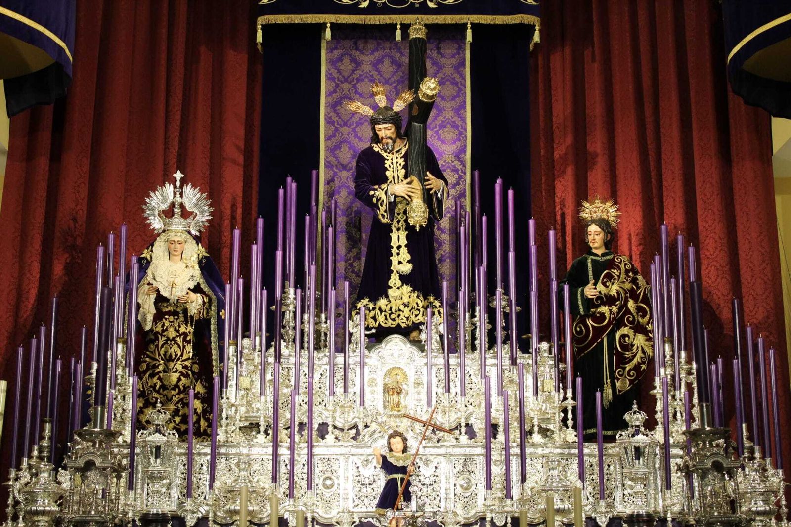 El altar del pasado quinario de la cofradía algabeña