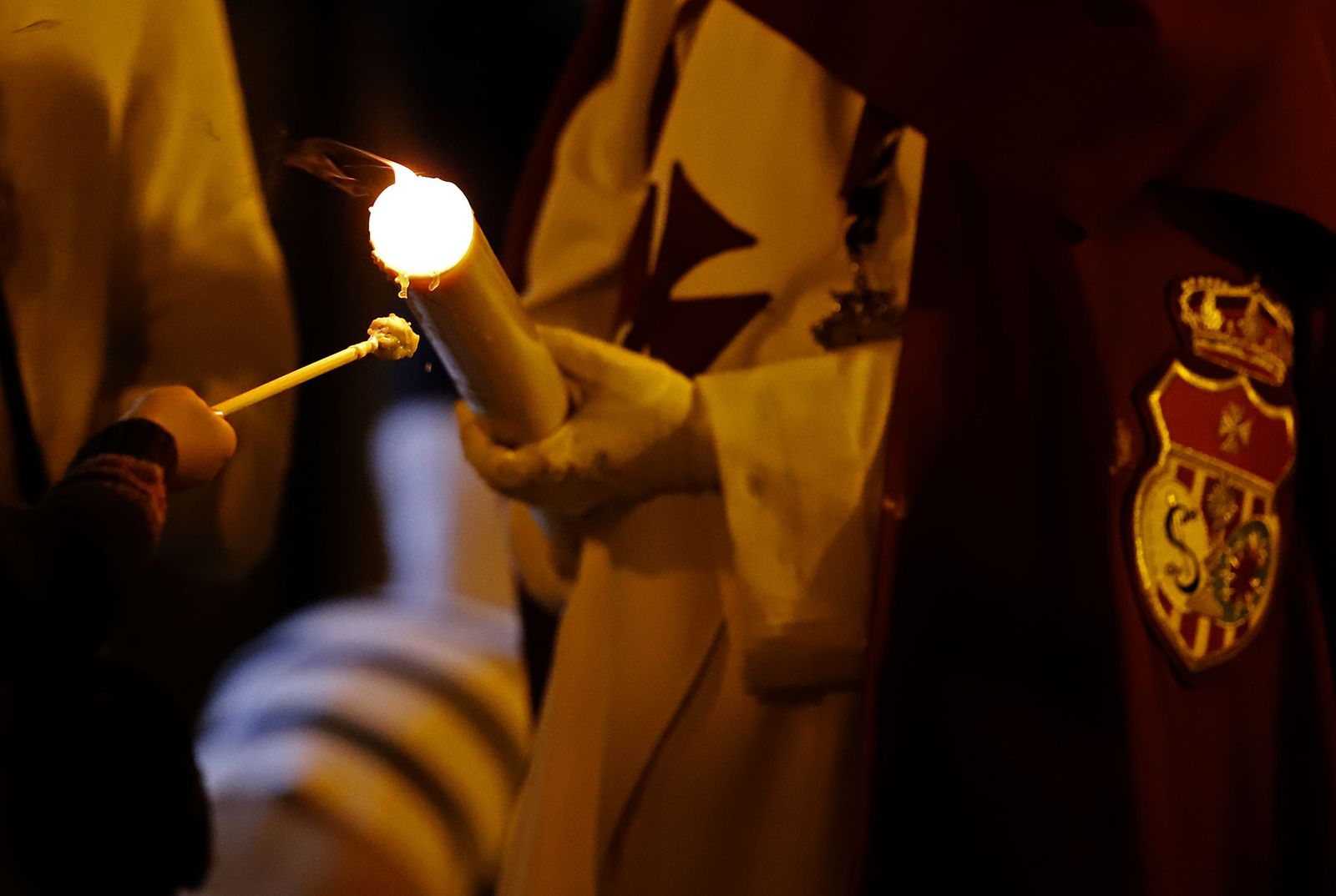 La Hermandad de Los Judíos en su recorrido por las calles de Huelva en el Jueves Santo