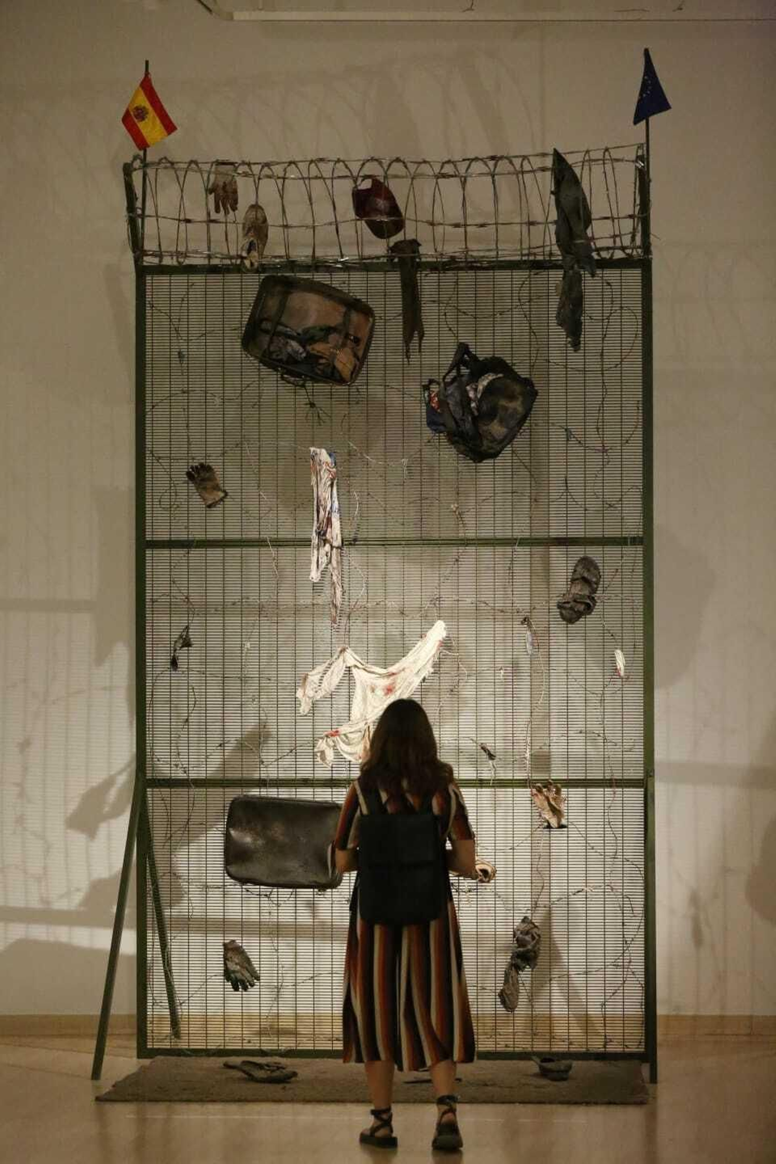Escultura de una valla que recuerda a Meilla. Escultura de una valla que recuerda a Meilla.