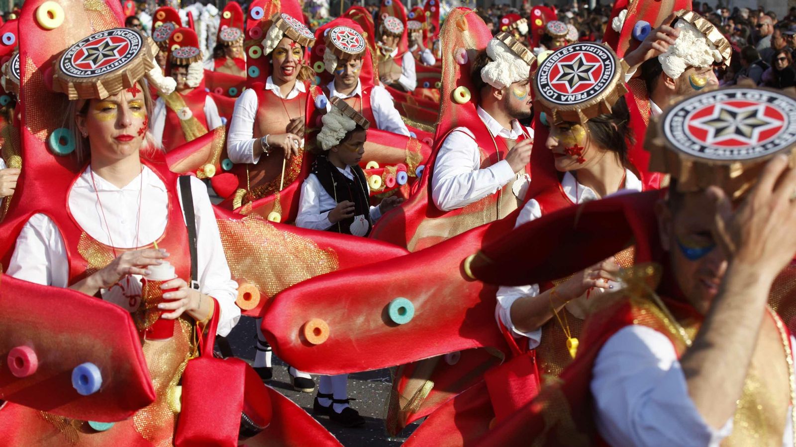 Unos de los grupos del pasacalles.