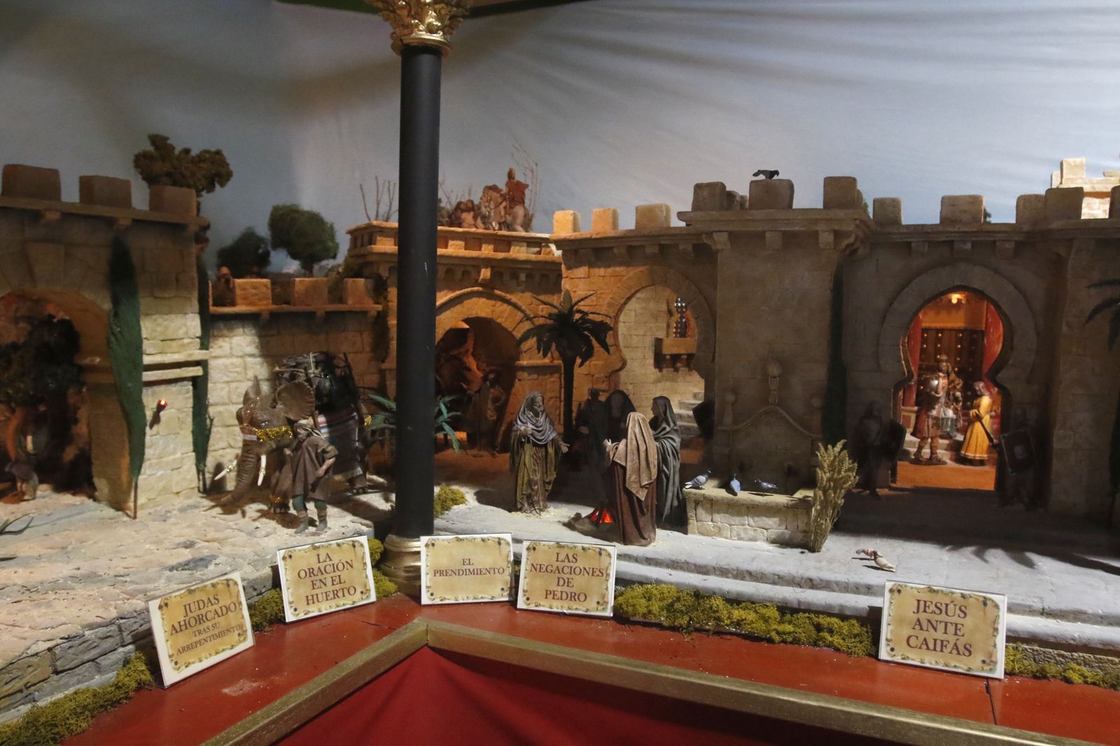 Un recorrido en fotografías por el belén pasionista del centro comercial Zoco de Córdoba