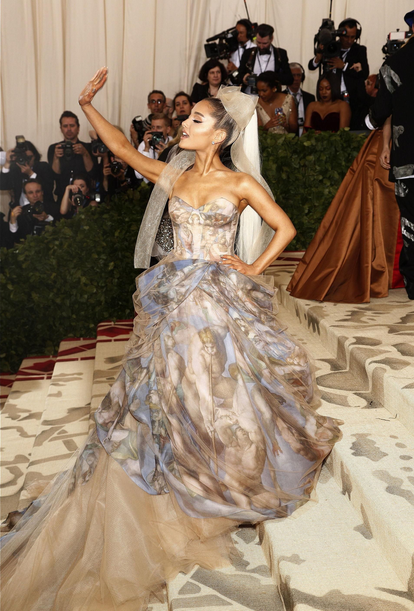 GALA MET 2018. Arianna Grande de Vera Wang.
