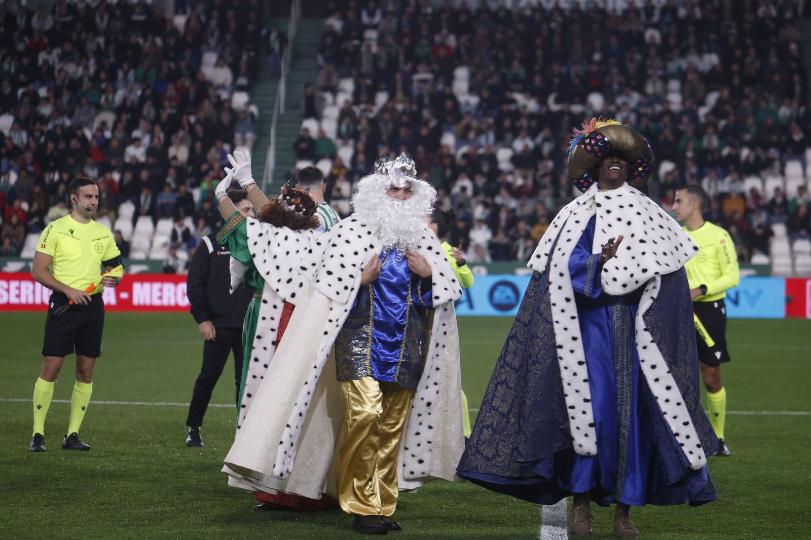 Las mejores fotos del ambiente en El Arcángel para el Córdoba CF - Burgos