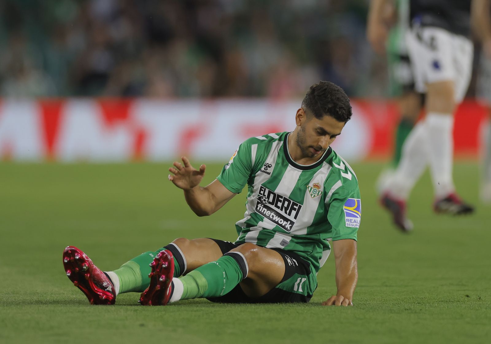 Ayoze se lamenta tras un ataque frustrado del Betis.