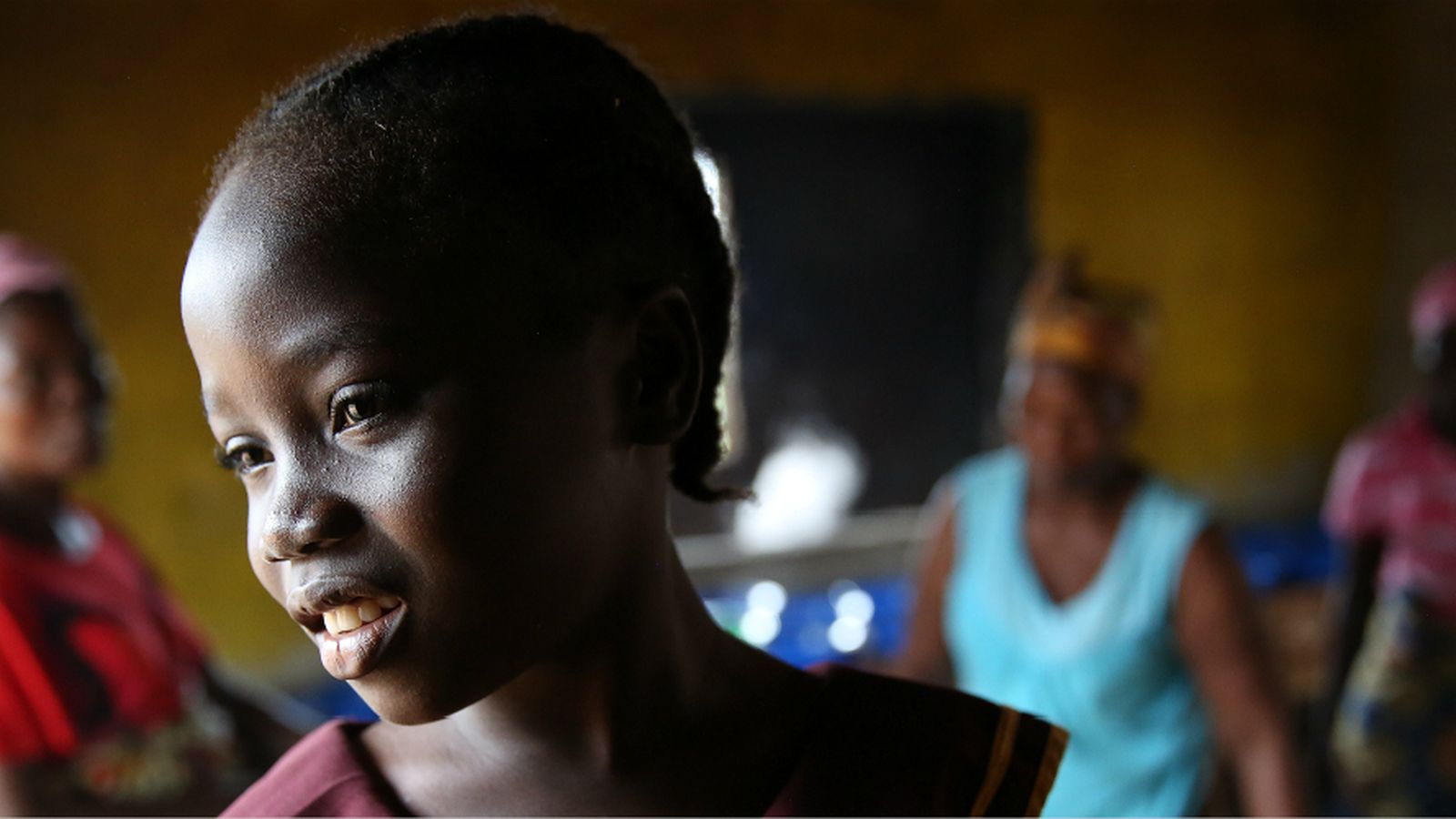 Gift Sherman, una estudiante de cinco años de la escuela primaria Hope en Buchanan City (Liberia).  Foto Banco Mundial/Dominic Chavez.