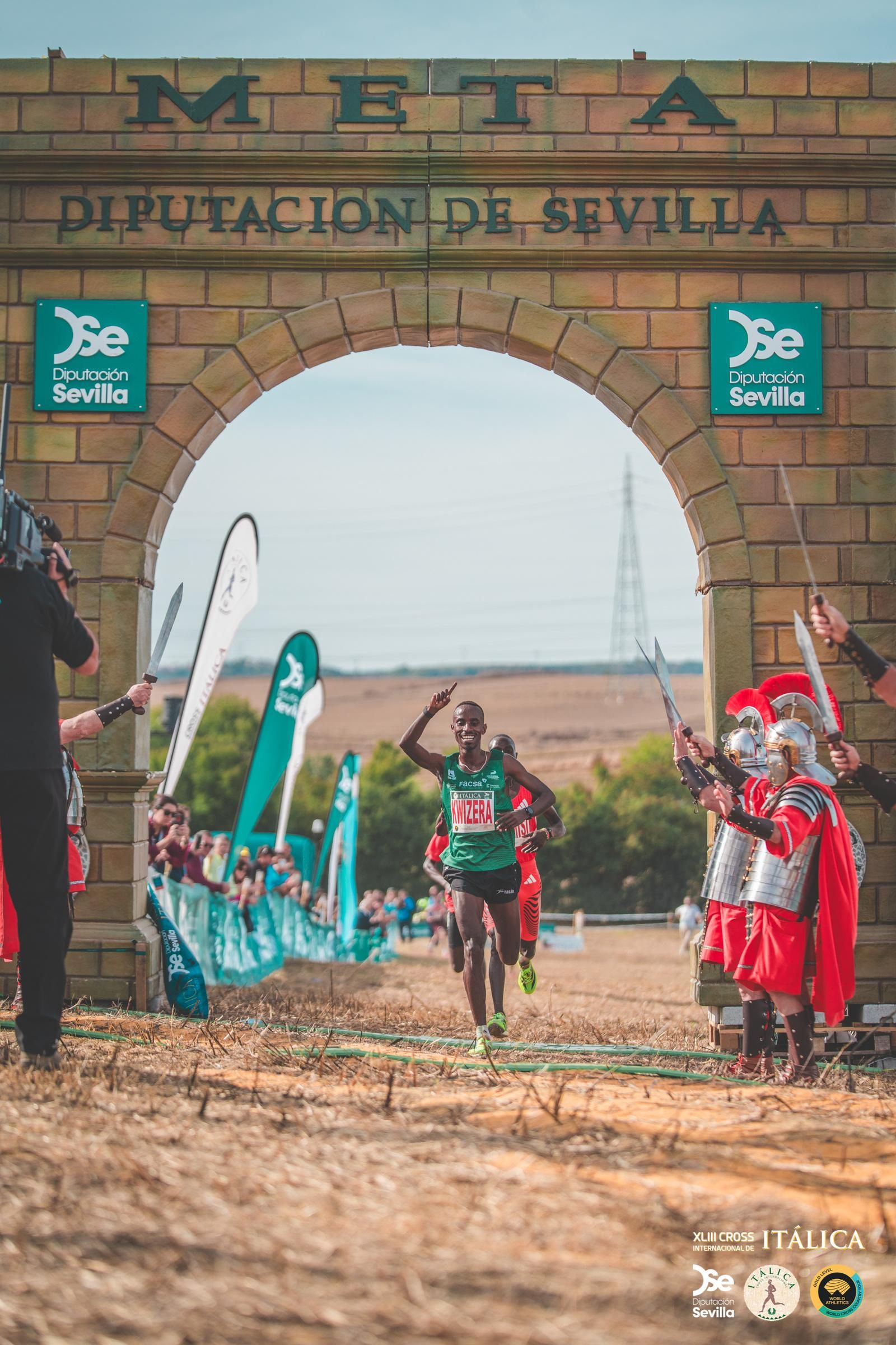 Búscate en las fotos del Cross de Itálica 2025 | 12