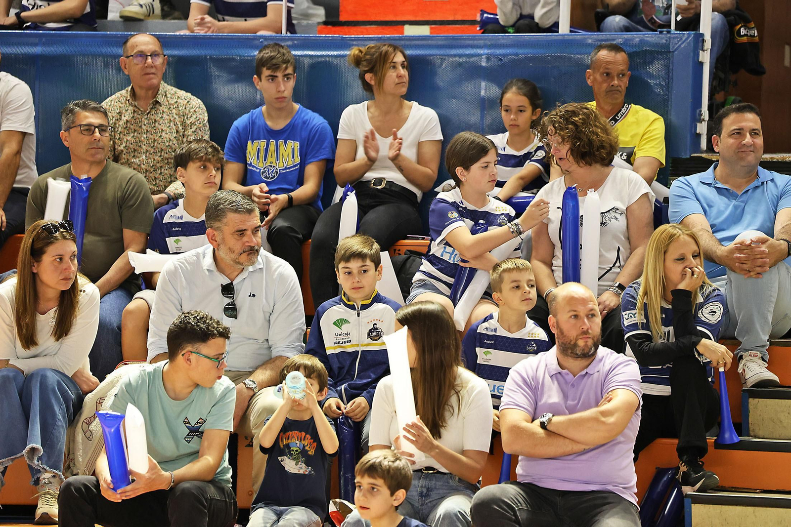 Imágenes de la final de liga de bádminton entre el IES La Orden y La RInconada