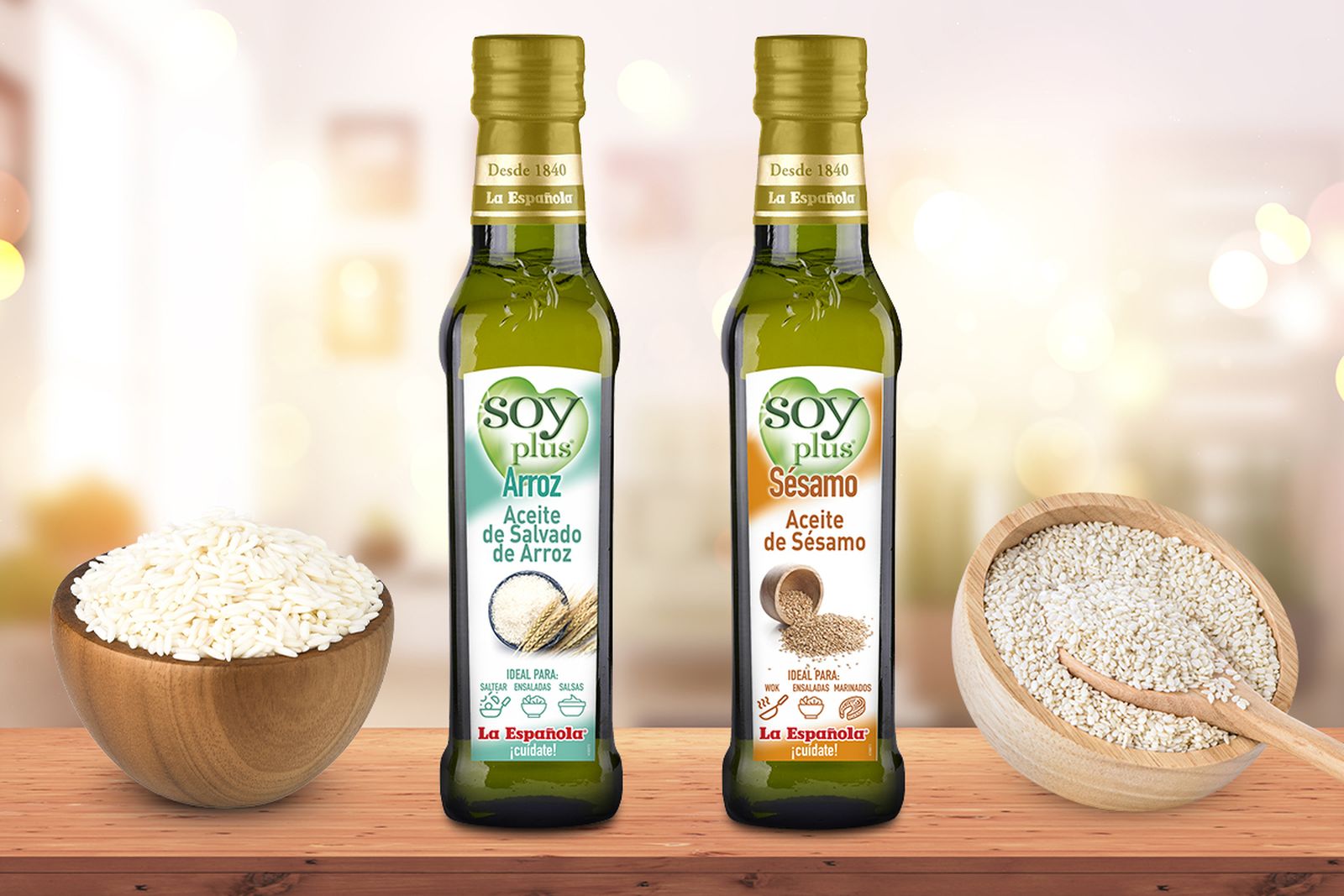 Botellas de aceite de arroz y aceite de sésamo.
