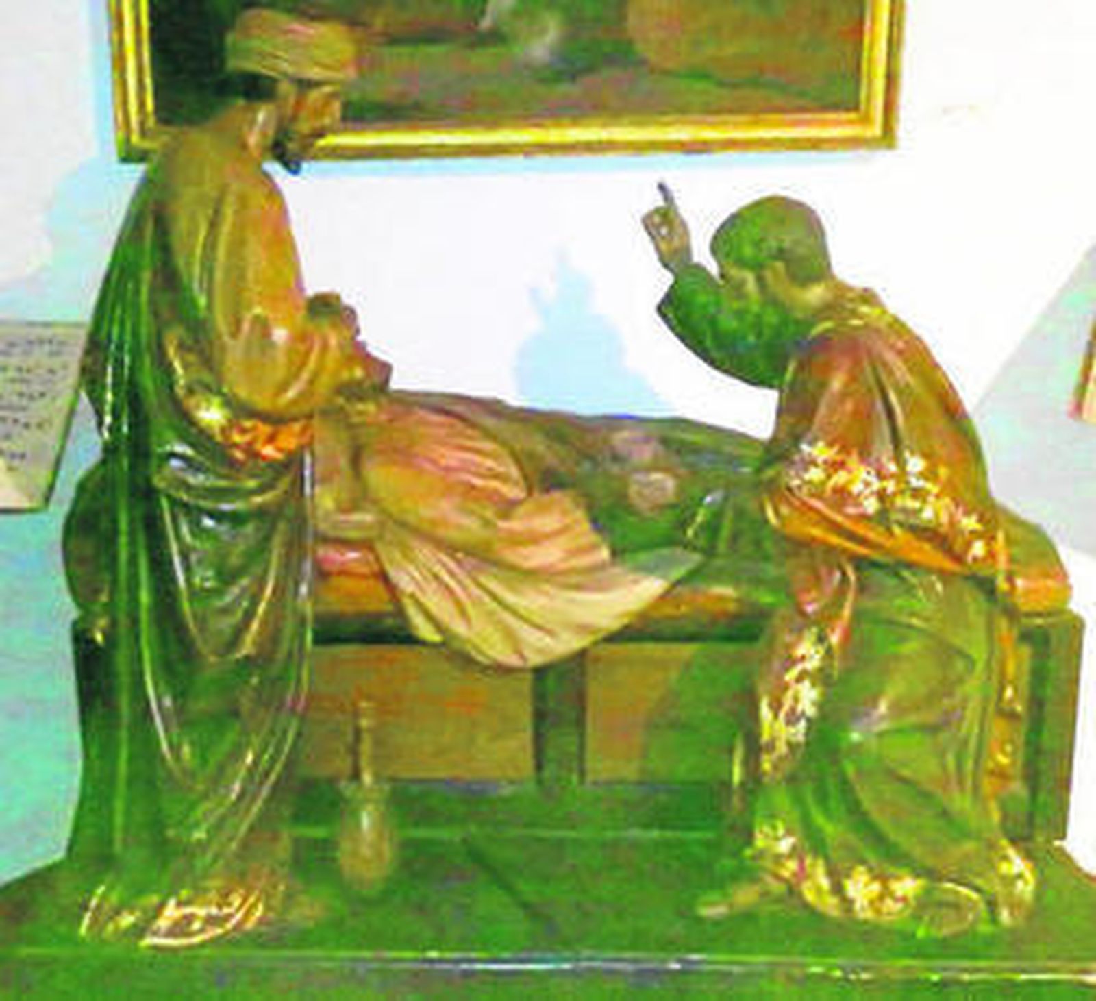 Arriba, estatutos de la Hermandad de San Cosme y San Damián. En la imagen superior, santos Cosme y Damián, de Ramón Chaveli, el Carmen.