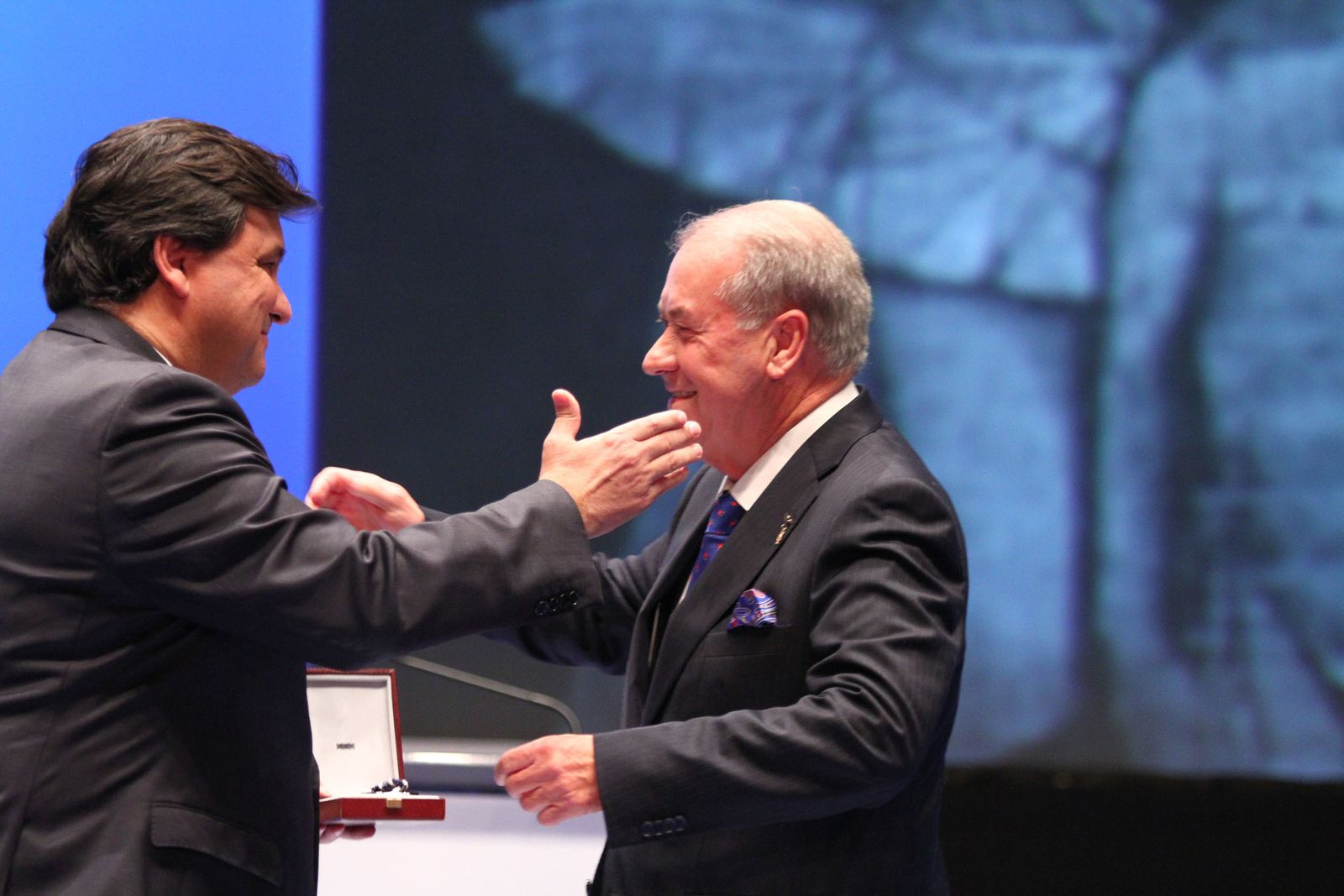 Imágenes de la entrega de las medallas de Huelva